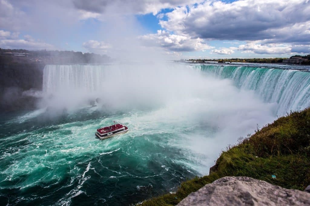 Con una extensión de un kilómetro, el Niagara Falls es una de las atracciones más conocidas. (Foto: Pexels - Pixabay.com)
