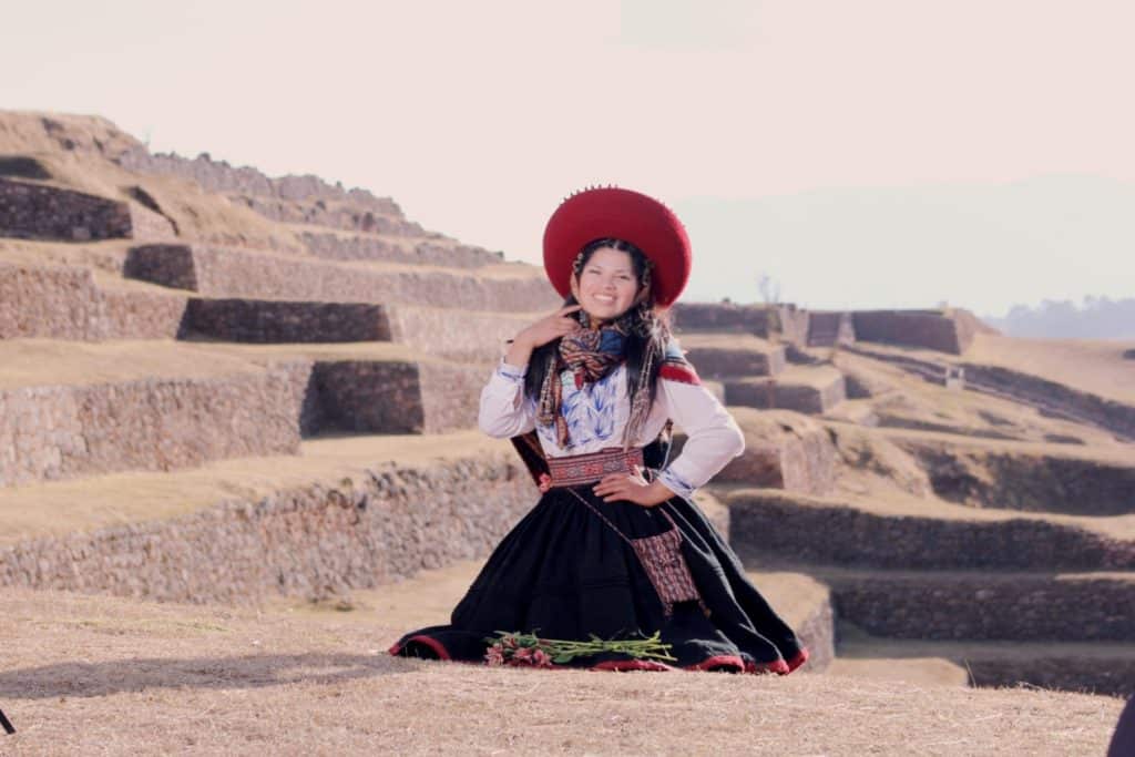 Aclla en los Andenes de Chinchero, Valle Sagrado de los Incas